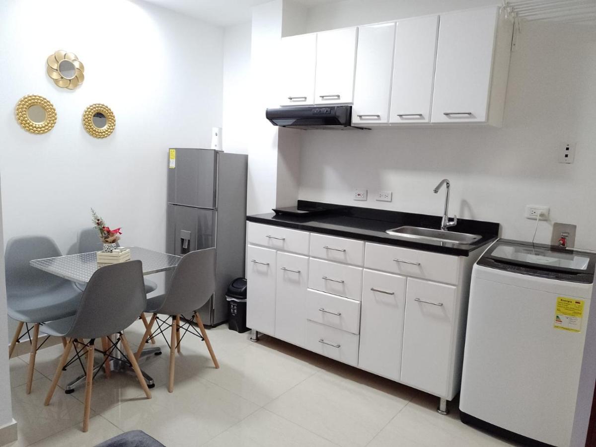 Apartasuites Aaa Modelia Bogota Buitenkant foto